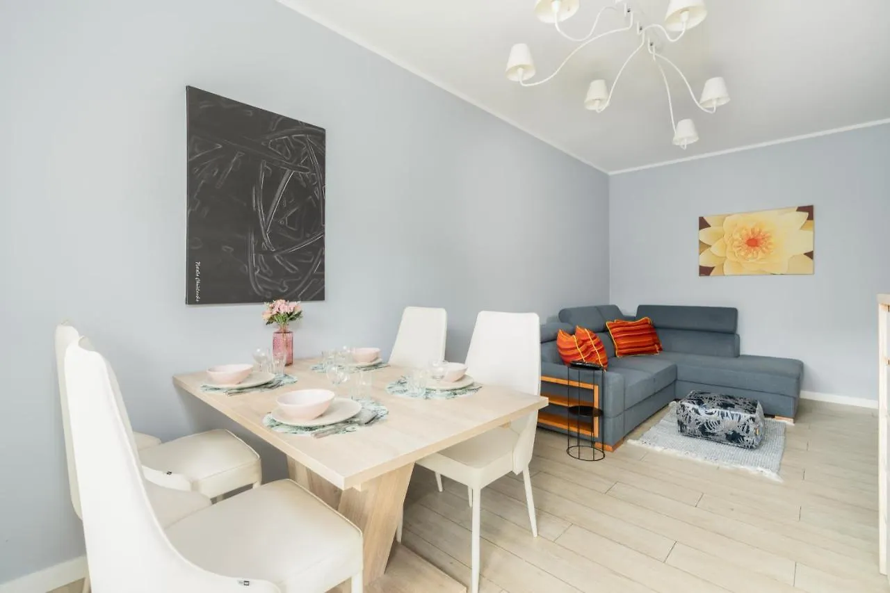 Apartment With Garden Wolkowyska By Noclegi Renters Πόζναν